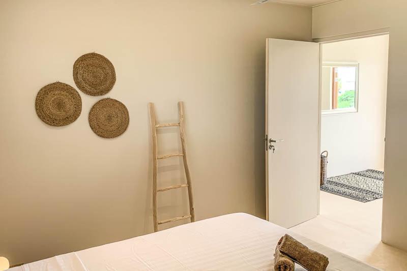 Isla Penthouse & Garden Apartments Bonaire クラレンダイク エクステリア 写真